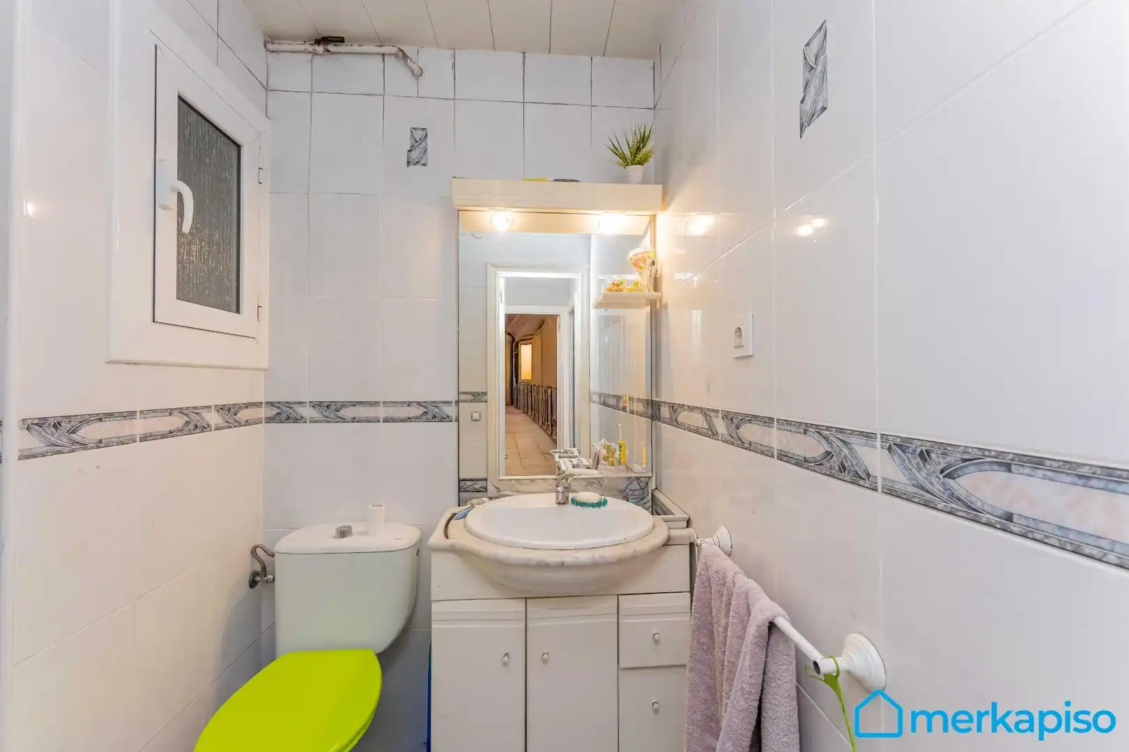 Bathroom of Flat for sale in Viladecans  with Air Conditioner, Heating and Parquet flooring