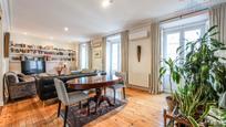 Living room of Flat to rent in  Madrid Capital  with Air Conditioner, Heating and Parquet flooring