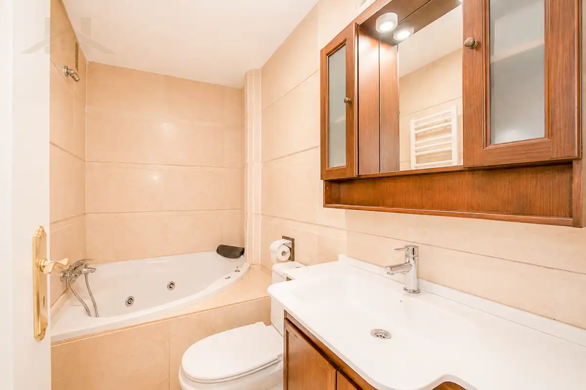 Baño de Piso en venta en San Sebastián de los Reyes con Aire acondicionado, Calefacción y Terraza