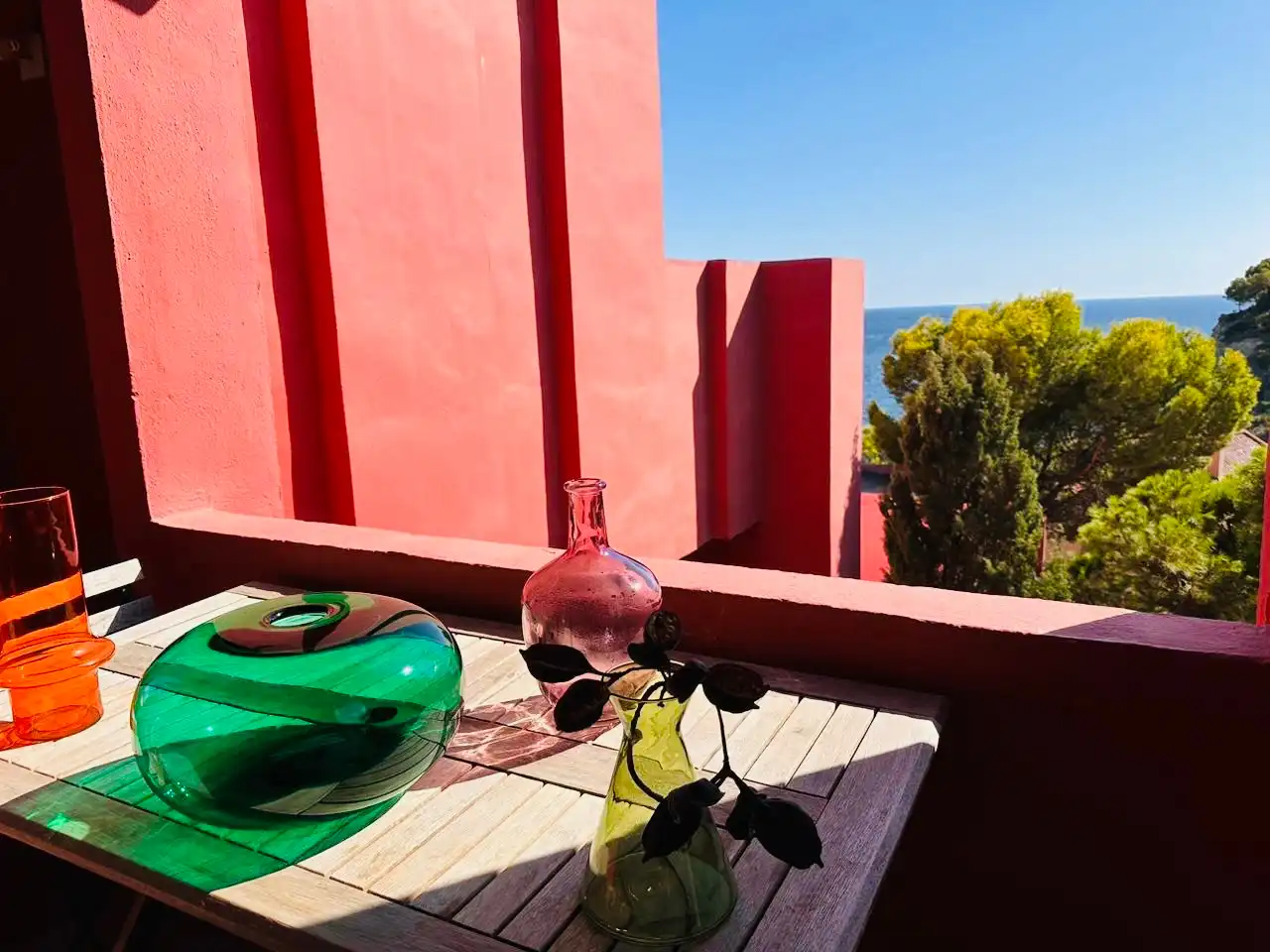 Außenansicht von Wohnungen zum Verkauf in Calpe / Calp mit Klimaanlage, Heizung und Privatgarten