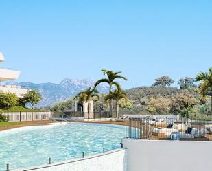 Swimming pool of Planta baja for sale in Marbella