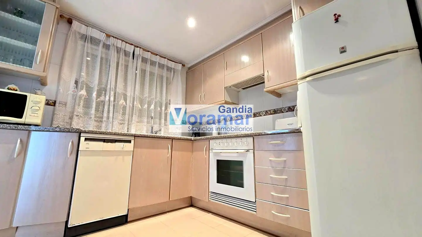 Cocina de Apartamento de alquiler en Gandia con Aire acondicionado, Calefacción y Piscina comunitaria