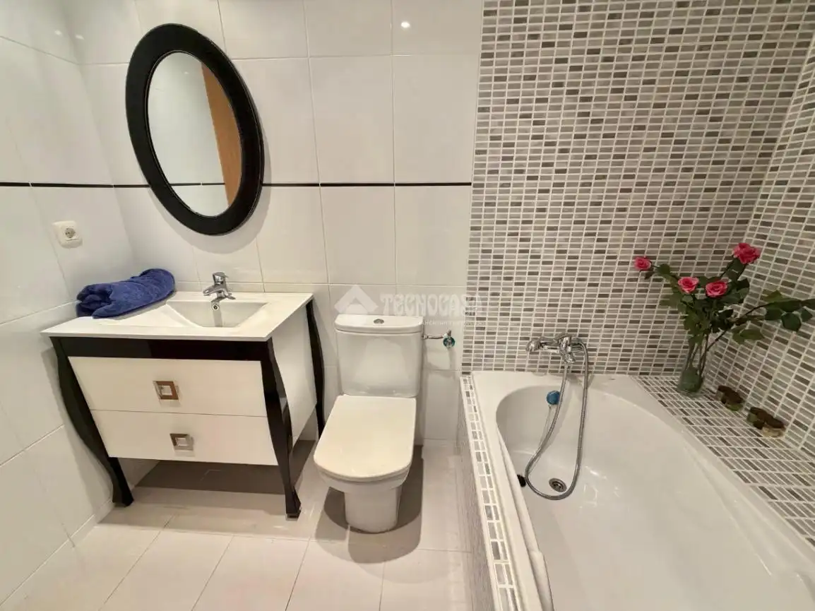 Bathroom of Flat for sale in Palencia  with Heating, Terrace and Storage room