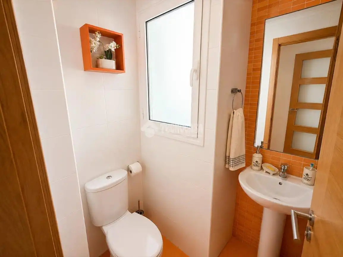 Bathroom of Flat for sale in Armilla  with Air Conditioner, Terrace and Storage room