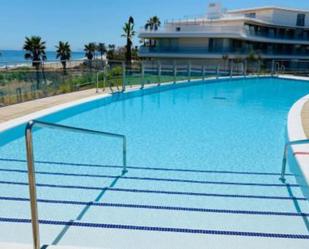 Piscina de Apartament de lloguer en Estepona amb Aire condicionat, Terrassa i Piscina