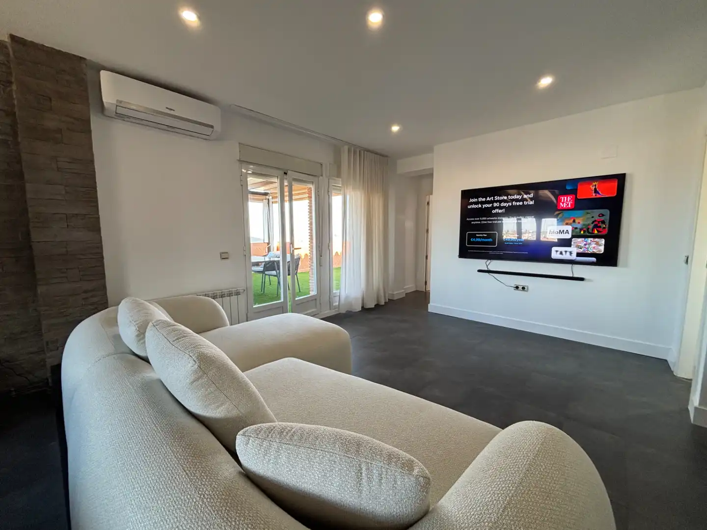 Sala de estar de Ático de alquiler en La Zubia con Aire acondicionado, Calefacción y Jardín privado