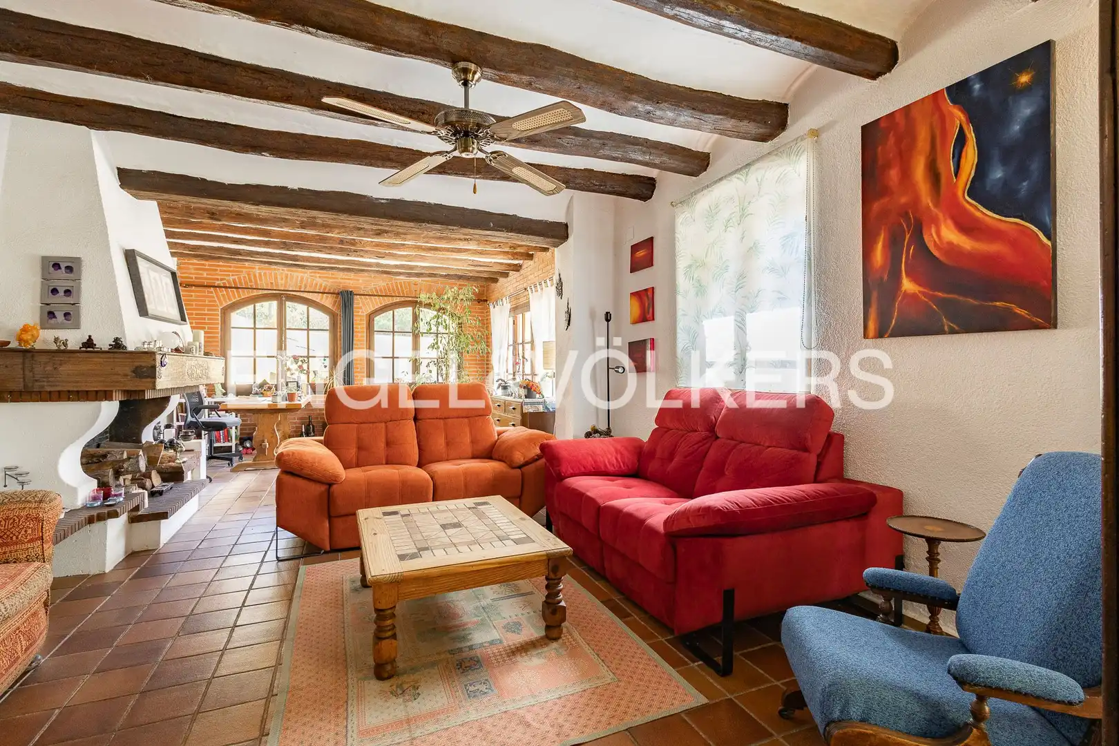 Sala d'estar de Casa o xalet en venda en Torrelles de Foix amb Calefacció, Jardí privat i Terrassa