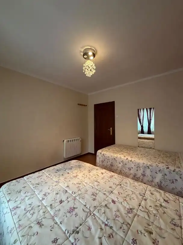 Schlafzimmer von Wohnung zur Miete in Laviana mit Heizung und Balkon