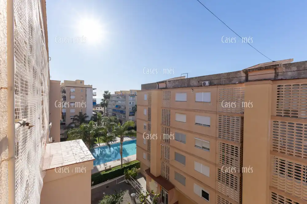 Habitación de Apartamento en venta en La Pobla de Farnals con Terraza, Amueblado y Piscina comunitaria