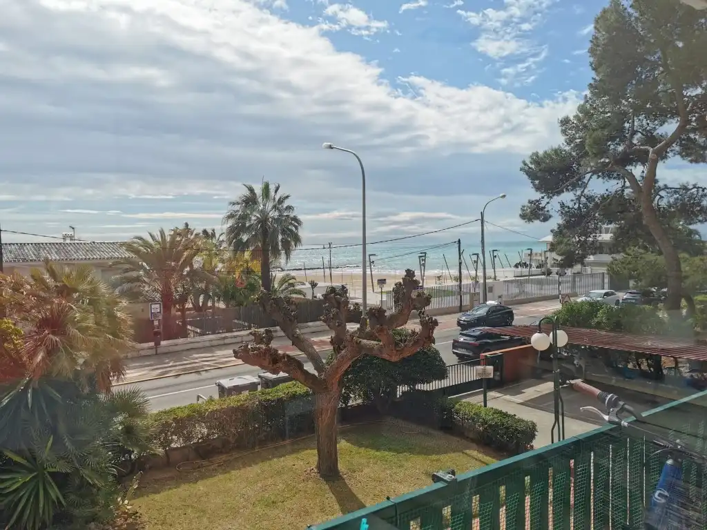 Vista exterior de Apartament de lloguer en Benicasim / Benicàssim amb Moblat, Forn i Rentadora