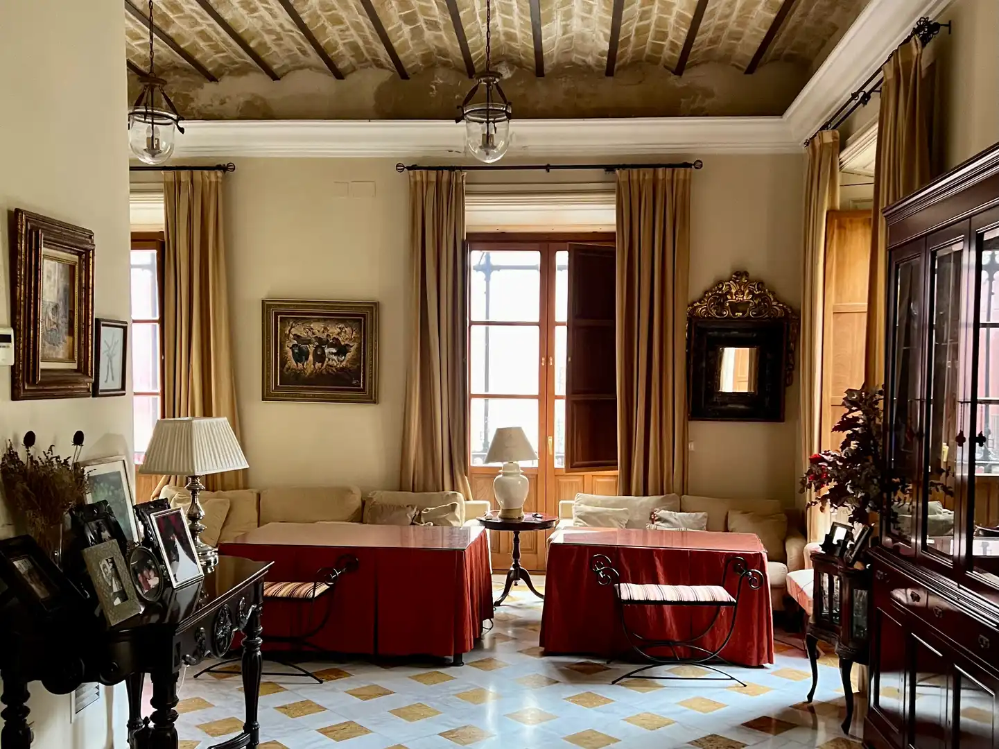 Sala d'estar de Casa o xalet en venda en Sevilla amb Aire condicionat, Calefacció i Jardí privat