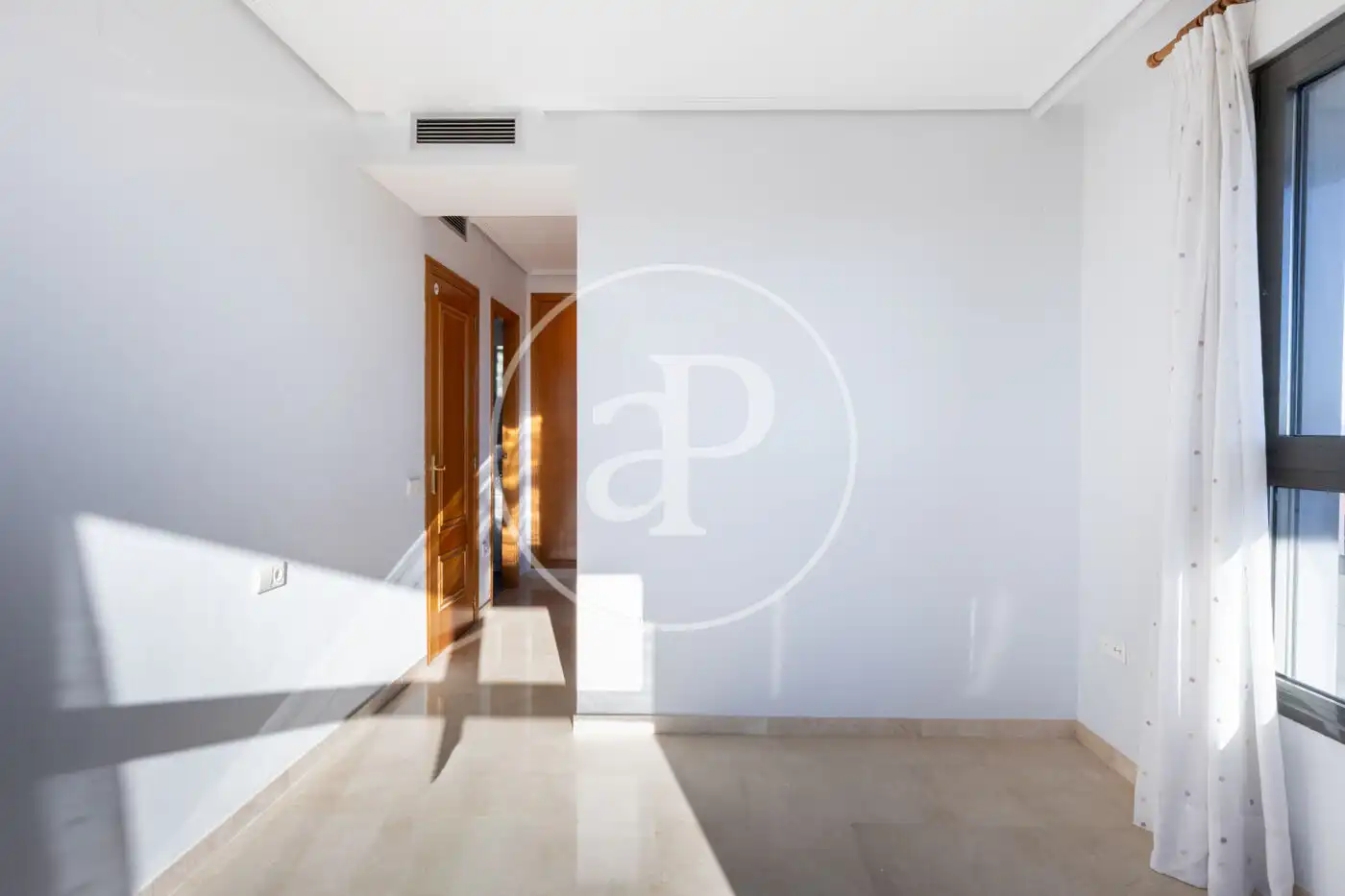 Flat for sale in Valencia  with Air Conditioner, Heating and Private garden
