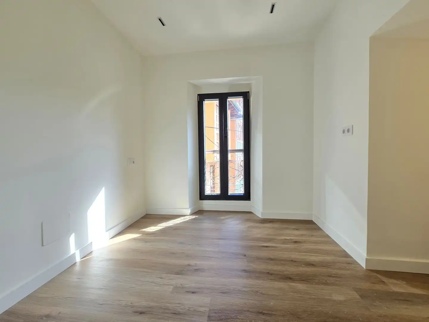 Bedroom of Flat for sale in Llanes