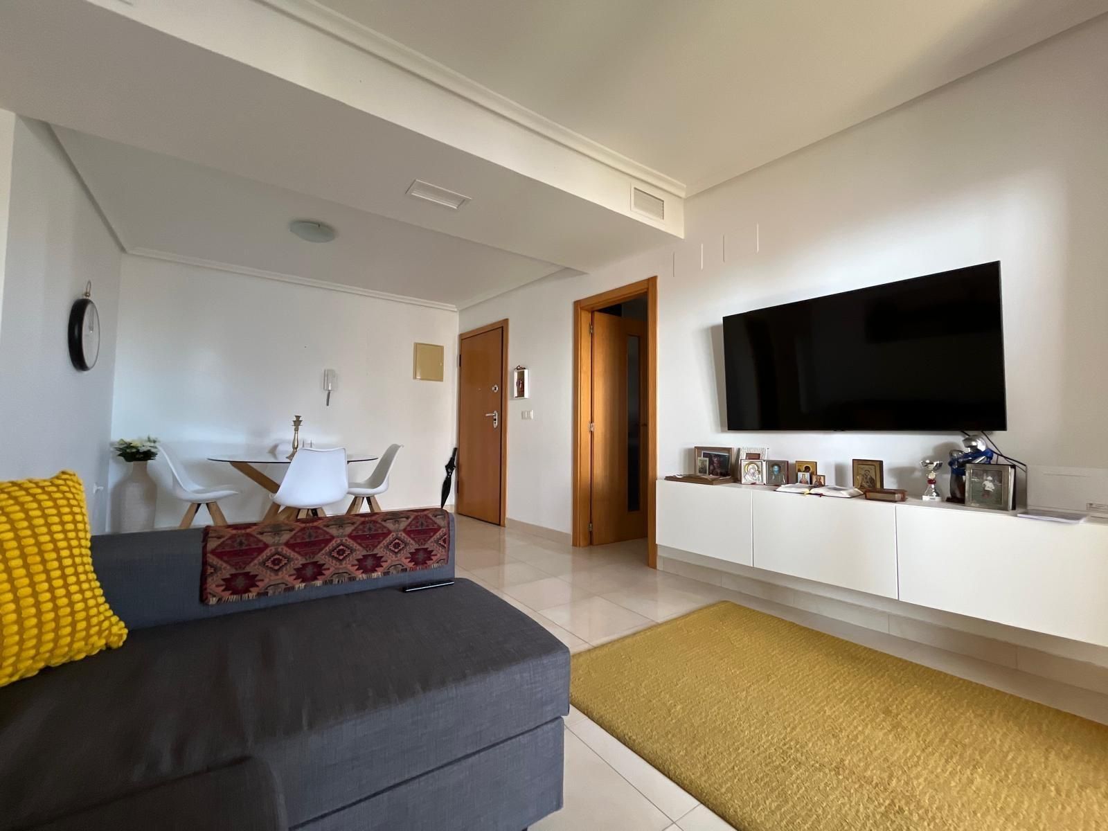 Sala d'estar de Apartament en venda en Benidorm amb Aire condicionat, Calefacció i Jardí privat