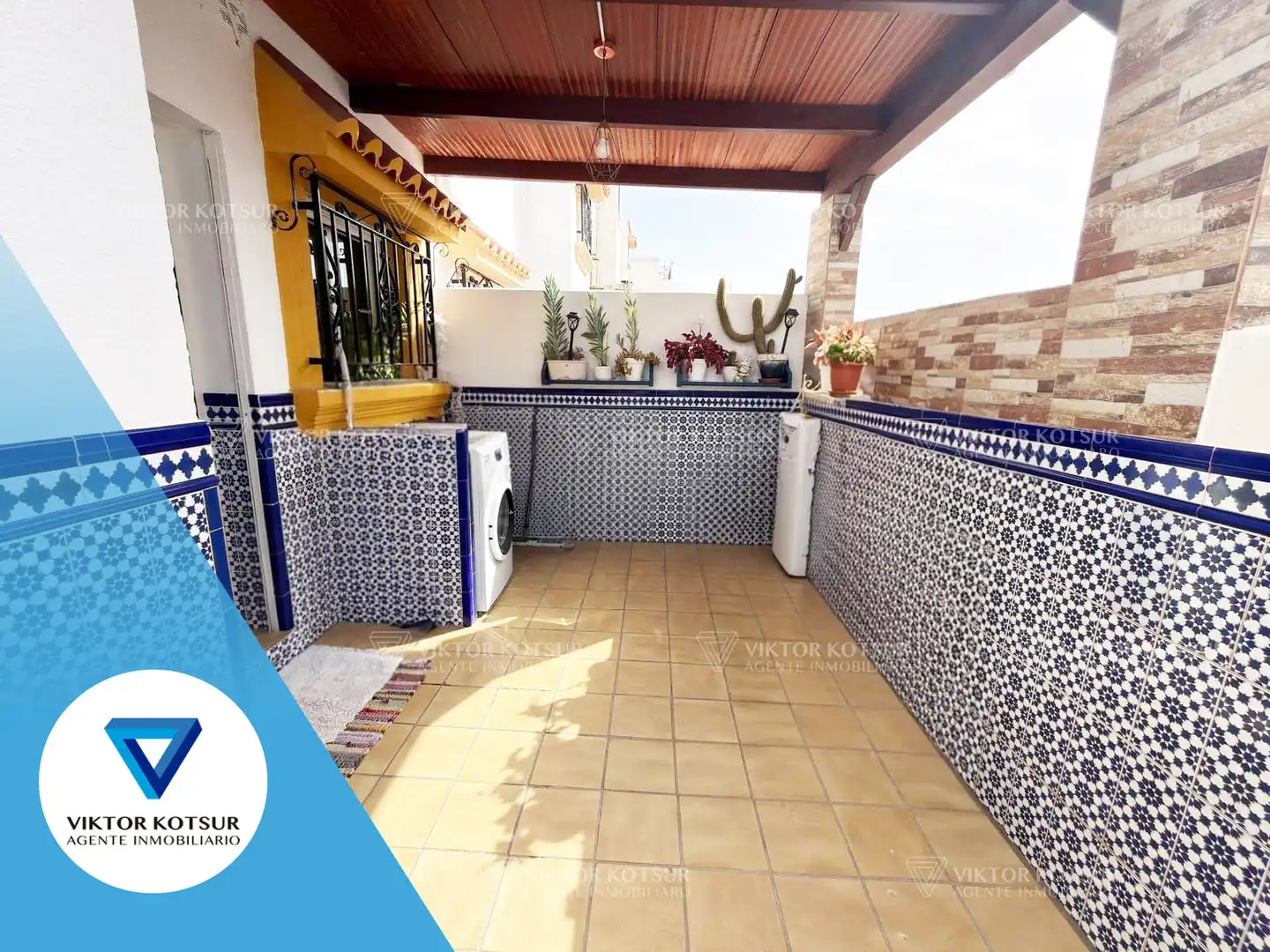 Terrace of Detached homes for sale in Roquetas de Mar  with Air Conditioner, Terrace and Storage room