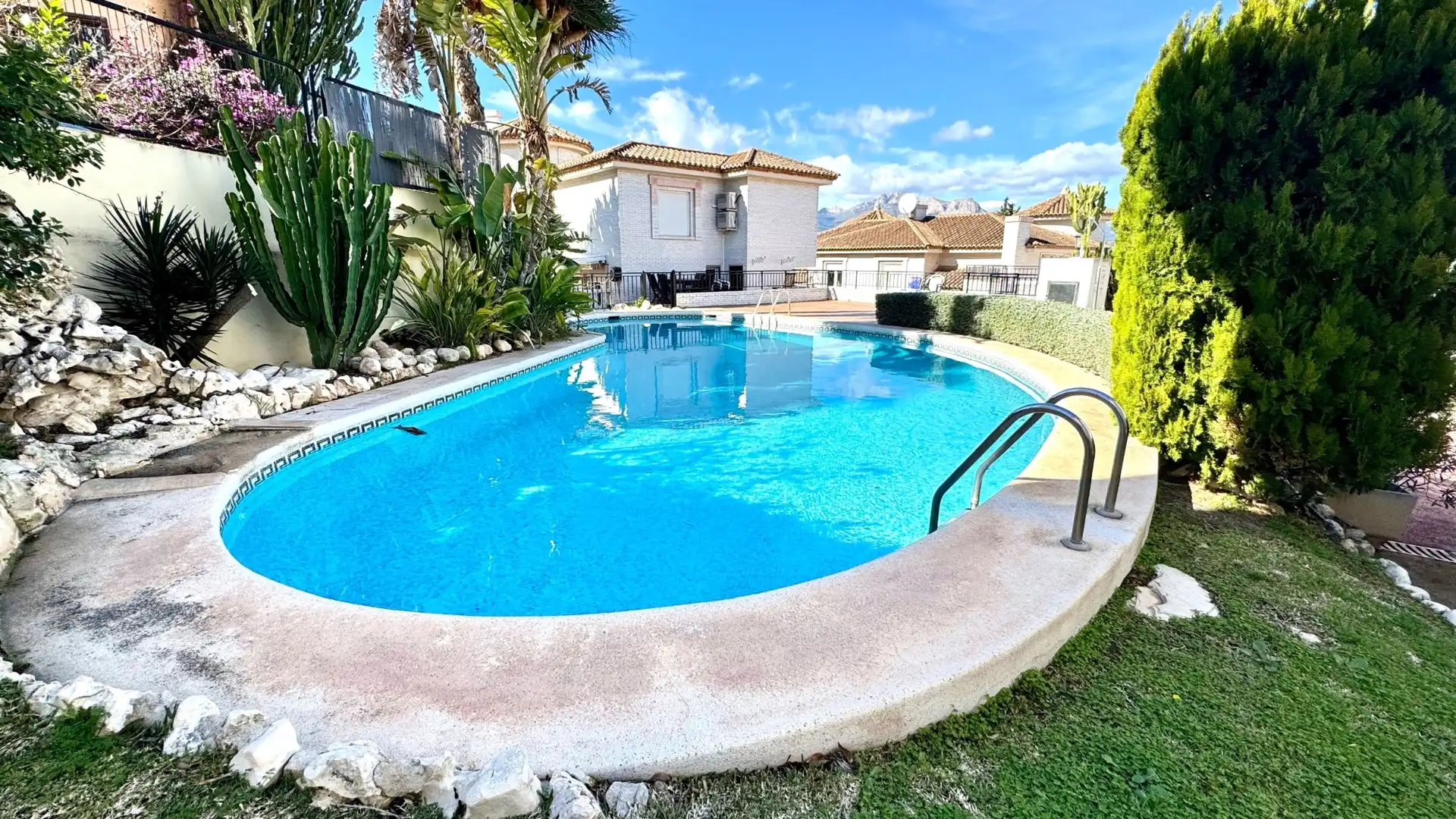 Piscina de Casa o chalet en venta en L'Alfàs del Pi con Piscina