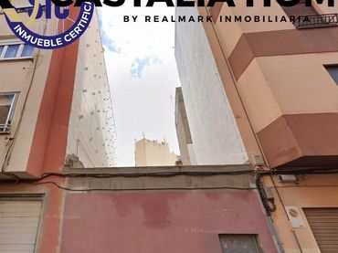 Terreno residencial en venta en Carrer de Sant Mateu 19
