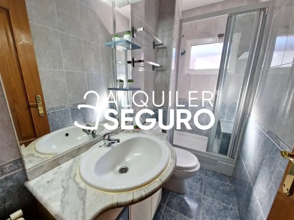 Bathroom of Flat for rent in Humanes de Madrid  with Heating and Furnished