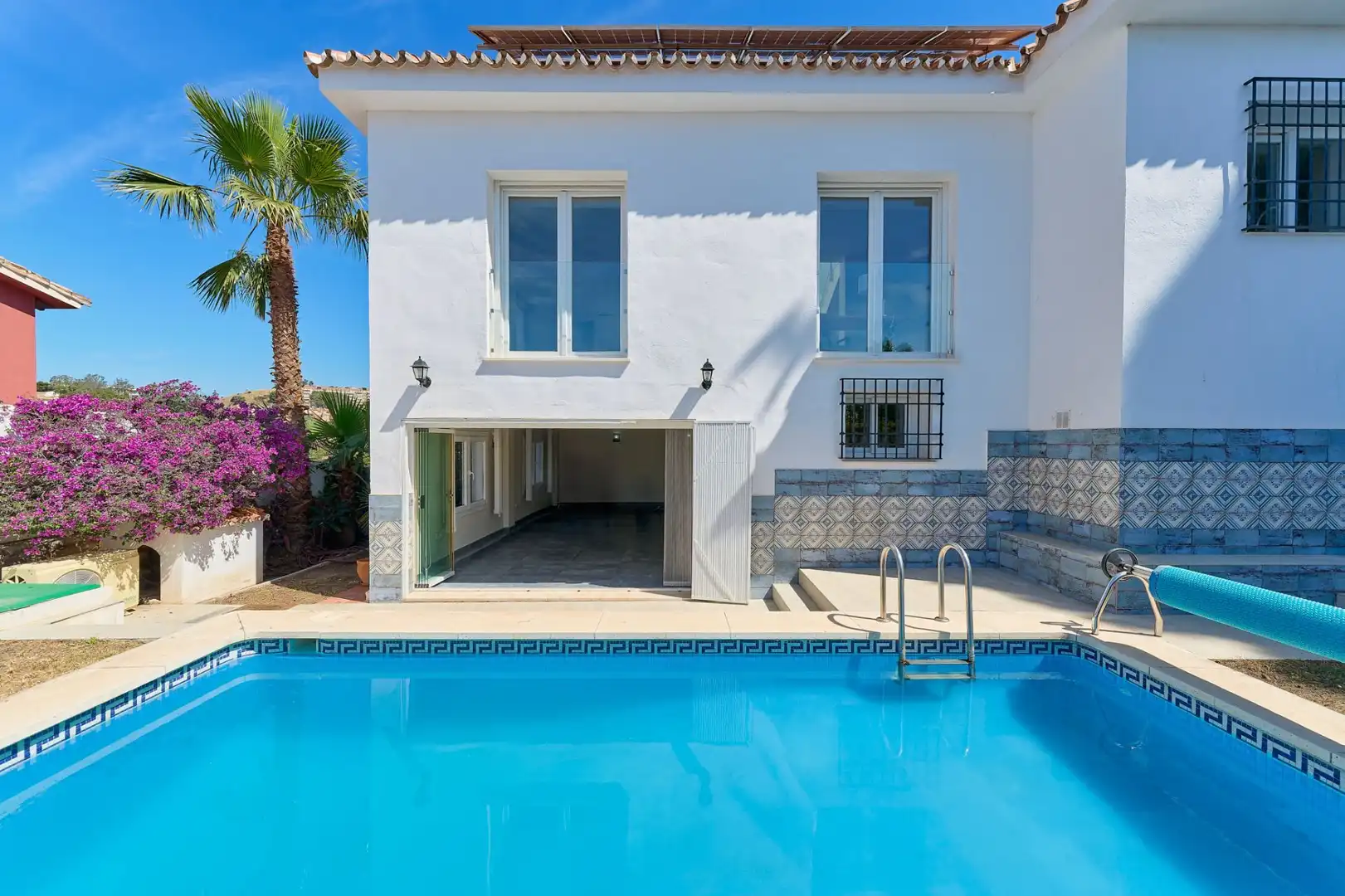 Piscina de Casa o chalet en venta en Málaga con Aire acondicionado, Calefacción y Jardín privado