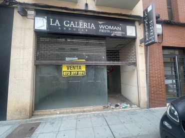 Local comercial en venda a RAMON Y CAJAL 6