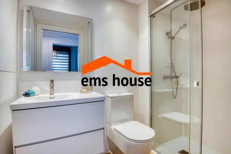 Baño de Apartamento de alquiler en Calonge i Sant Antoni con Terraza, Amueblado y Balcón