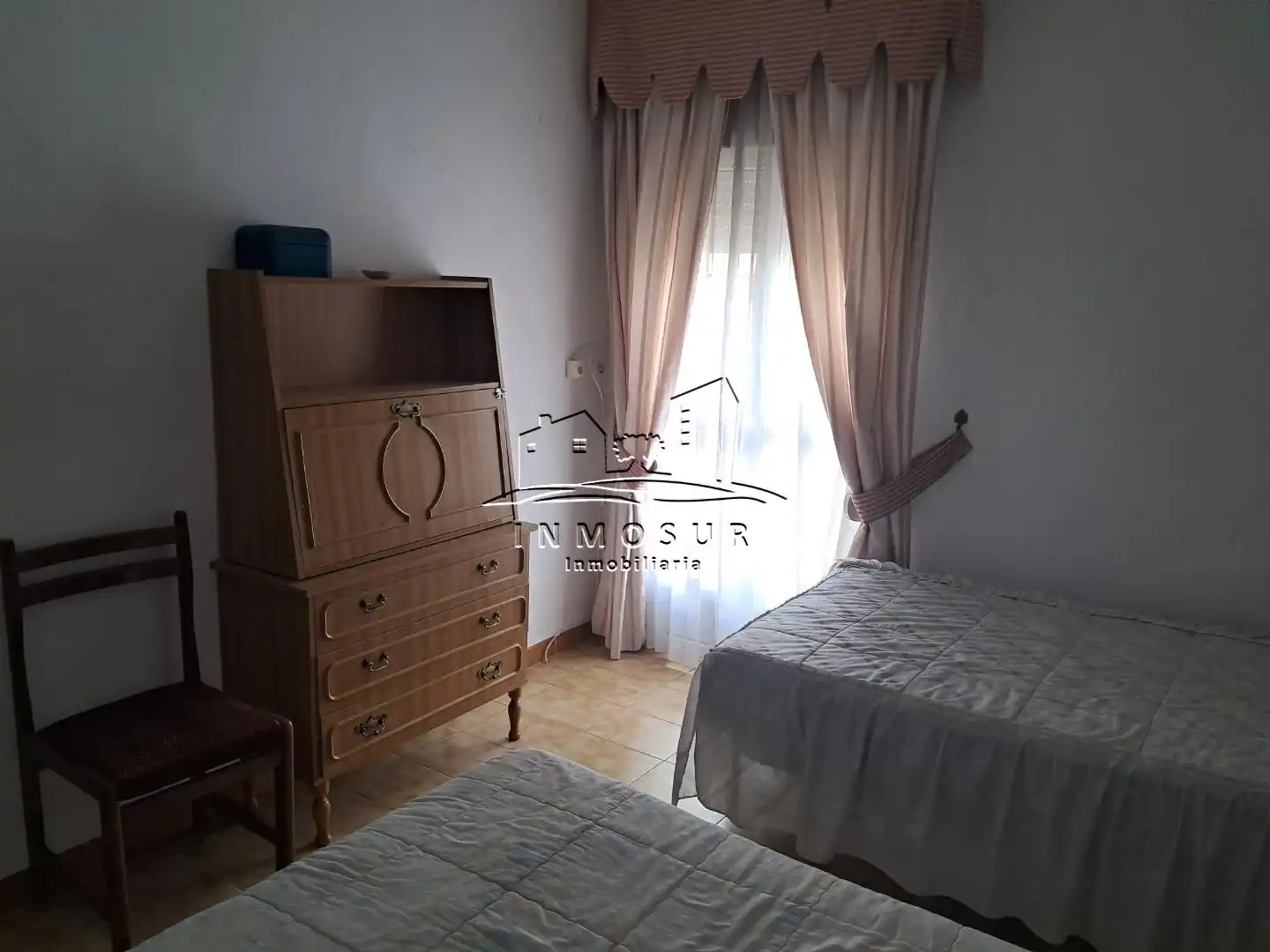 Dormitori de Casa adosada en venda en Lucena amb Terrassa