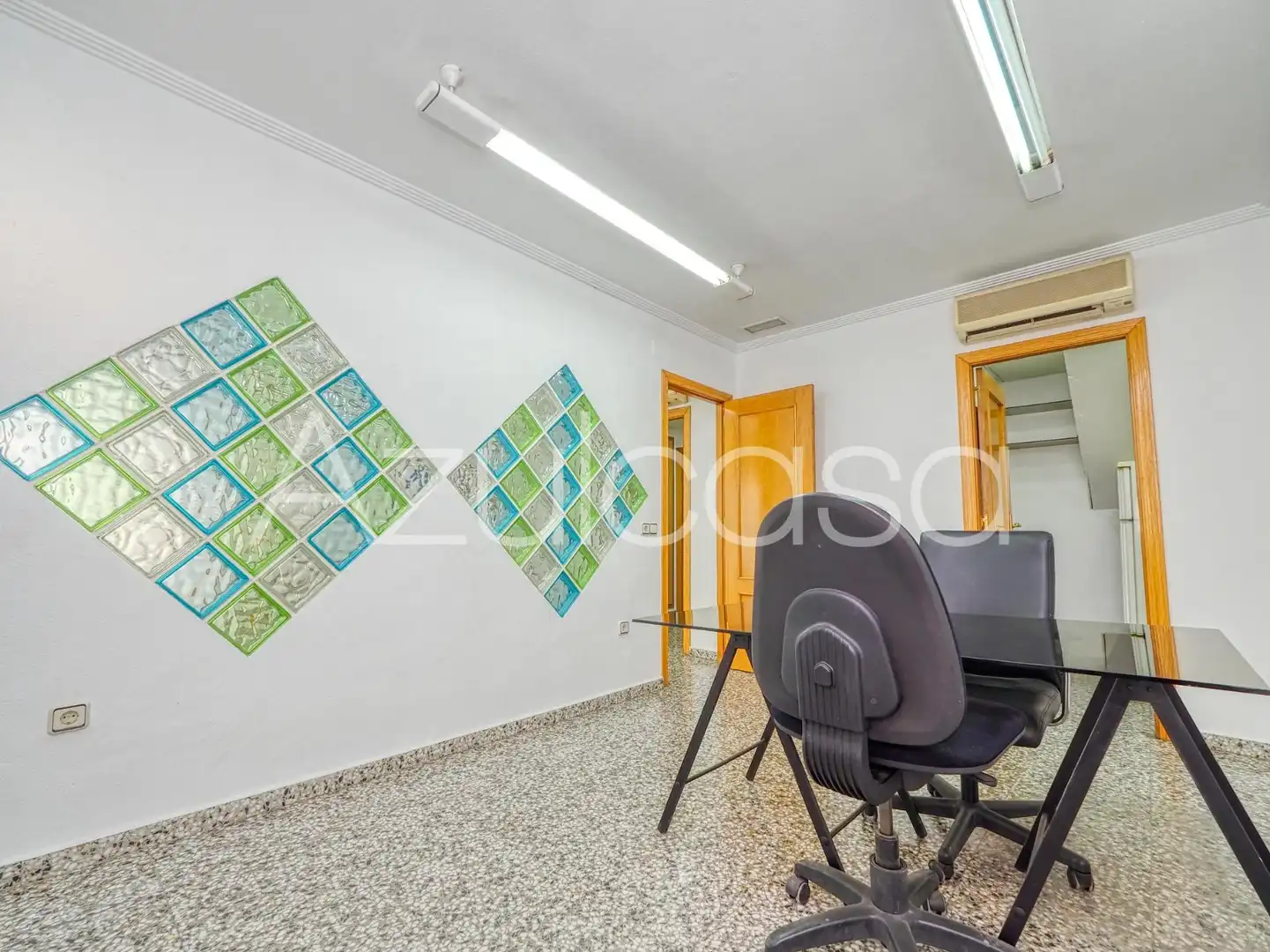 Commercial properties for sale in Alicante / Alacant  with Air Conditioner