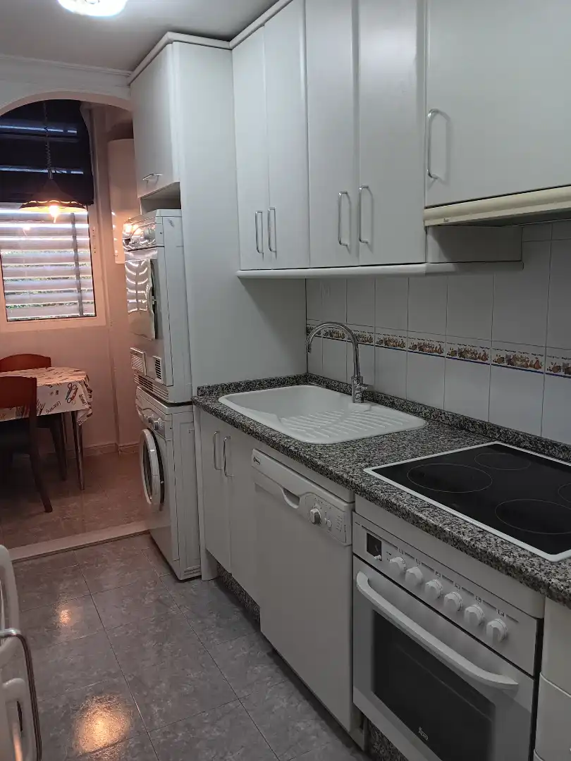 Wohnung zur Miete in Calle Begonia, Cavaleri