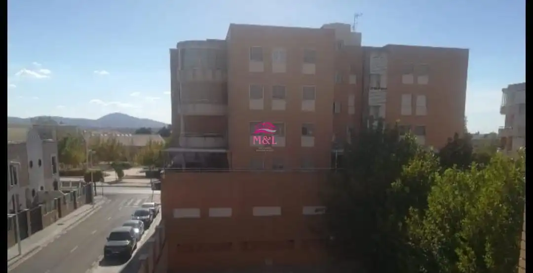 Vista exterior de Apartament de lloguer en Mérida amb Aire condicionat, Calefacció i Terrassa