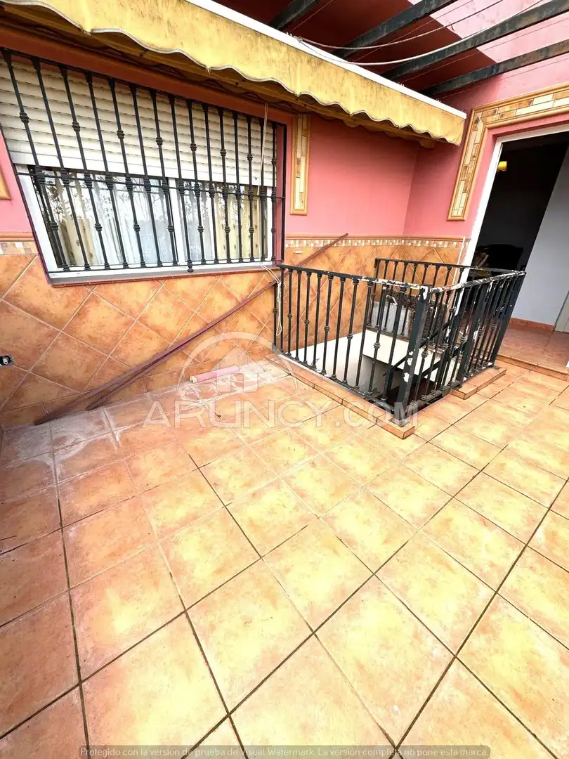Casa adosada en venta en Alcalá de Guadaira con Aire acondicionado, Terraza y Trastero
