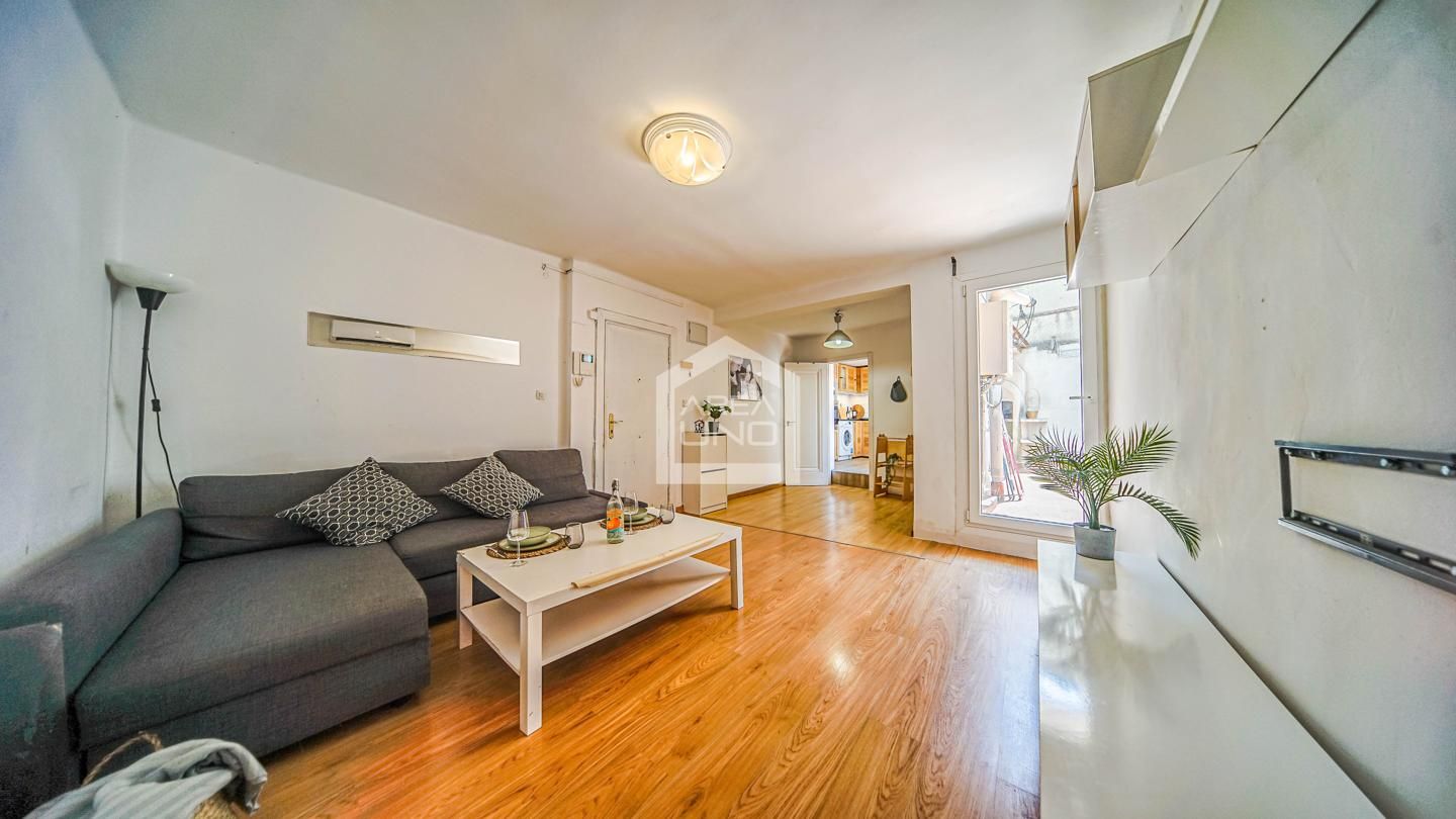 Living room of Flat for sale in  Madrid Capital  with Air Conditioner, Heating and Terrace