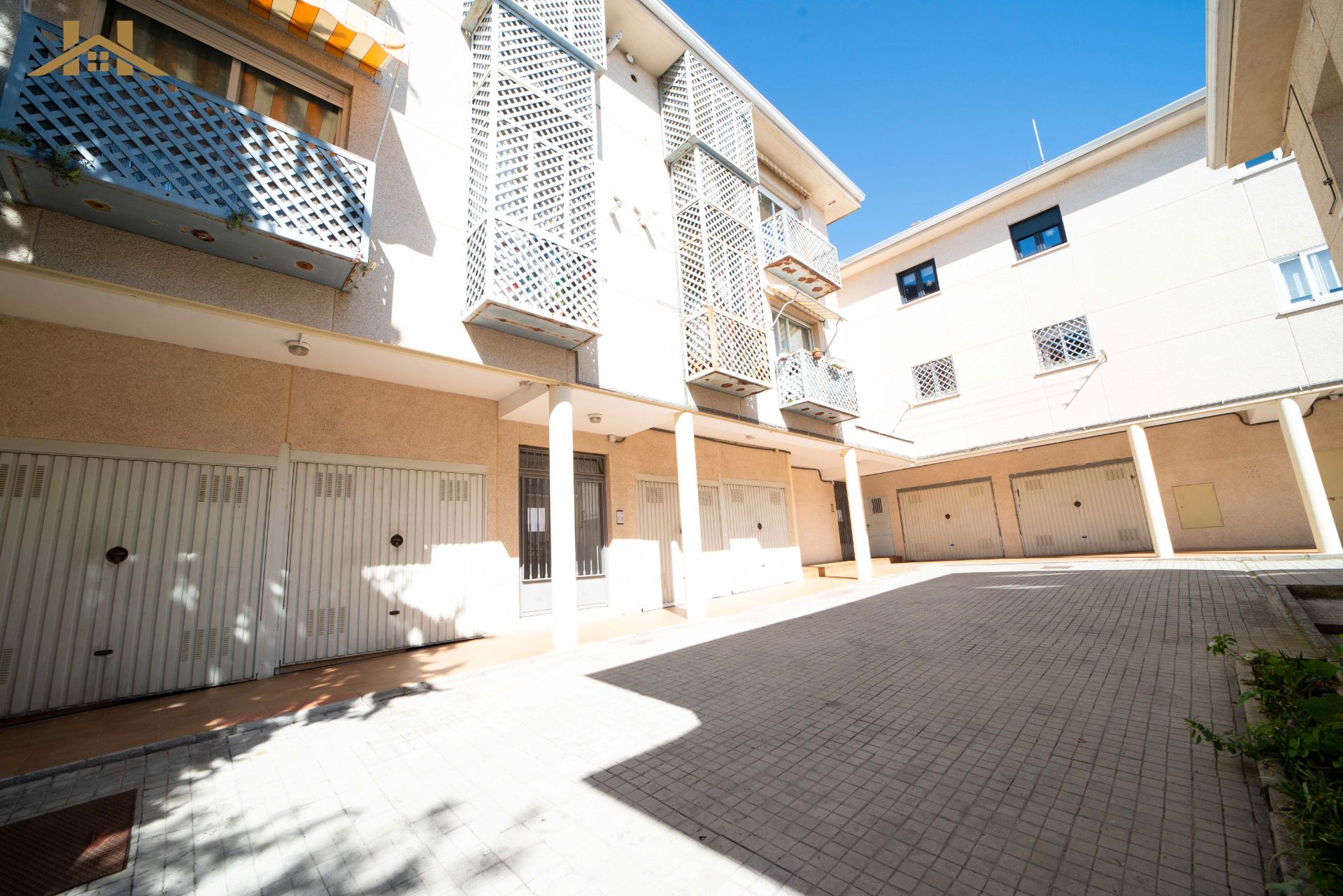 Exterior view of Flat for sale in Colmenarejo  with Air Conditioner, Heating and Balcony