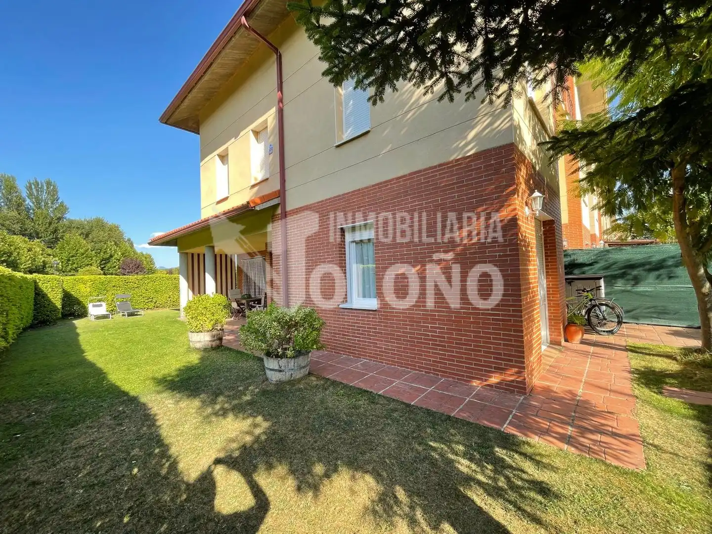 Jardín de Casa o chalet en venta en Anguciana con Calefacción, Jardín privado y Parquet