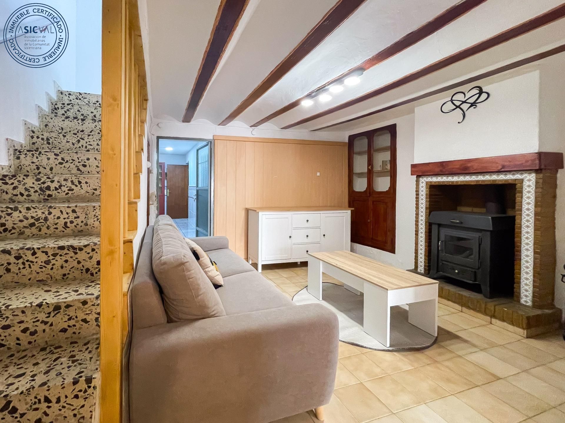 Sala d'estar de Casa o xalet en venda en Utiel amb Calefacció i Terrassa