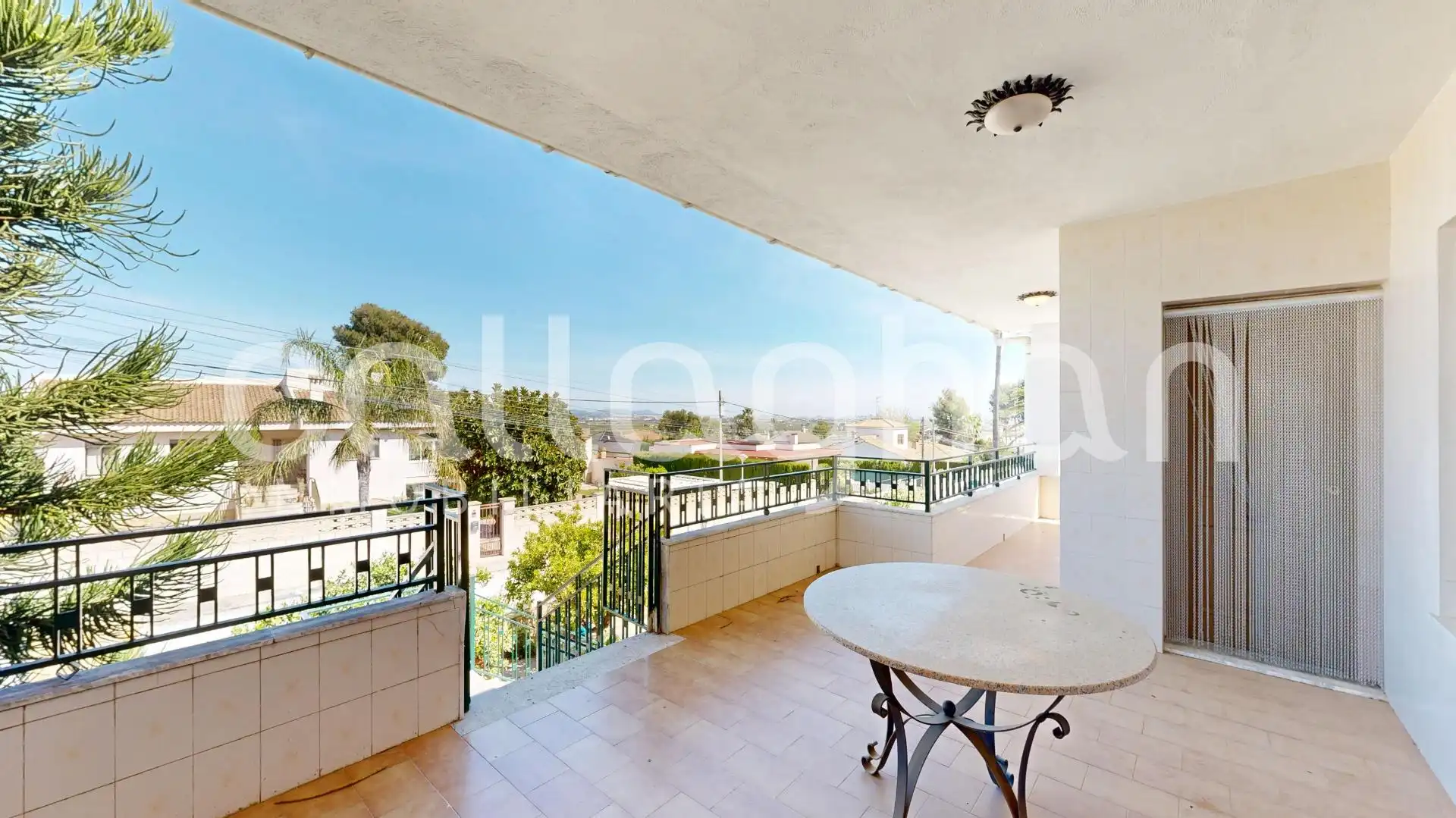 Terrassa de Casa o xalet en venda en Chiva amb Aire condicionat, Jardí privat i Terrassa