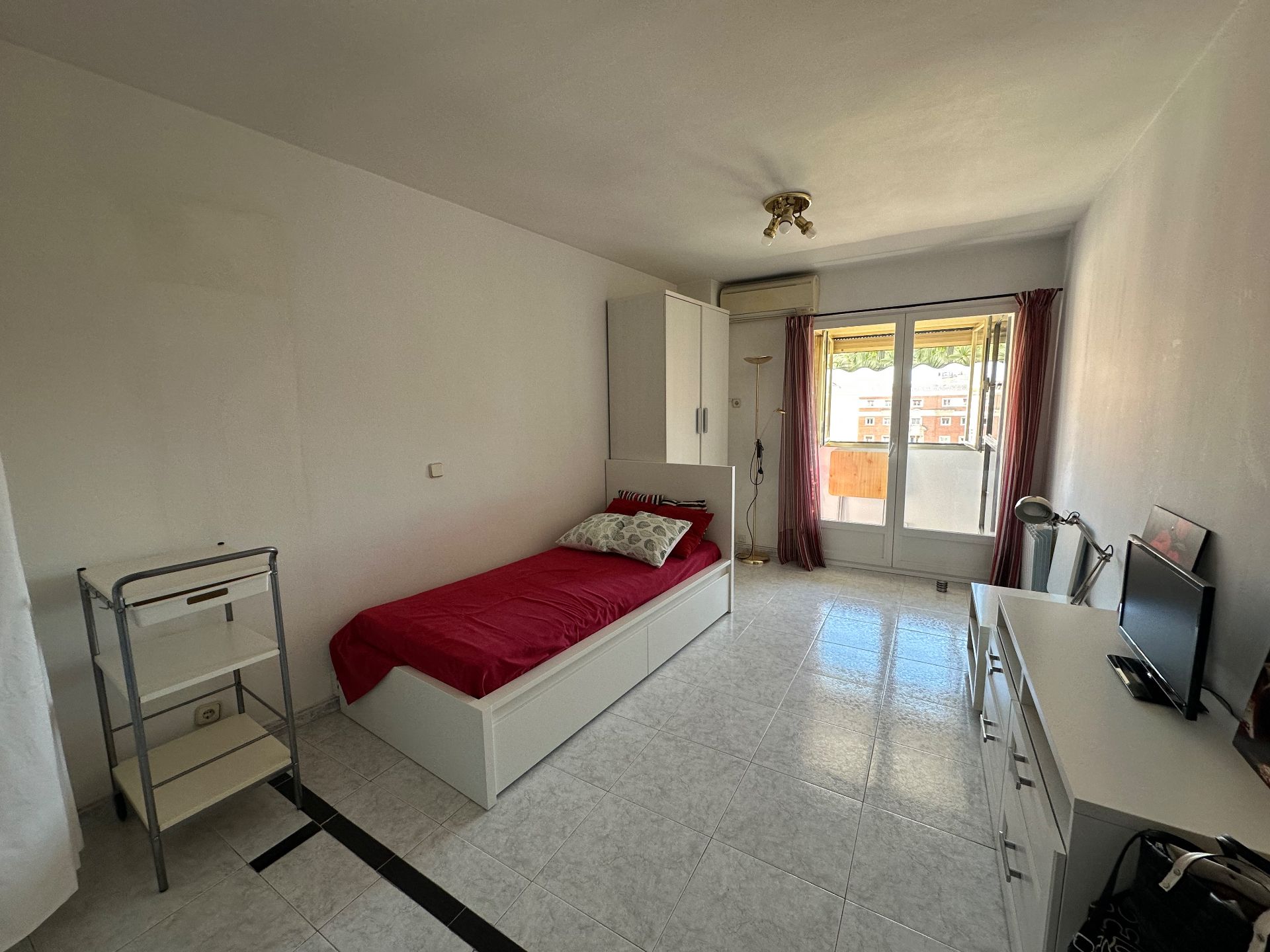 Dormitori de Estudi de lloguer en  Madrid Capital amb Aire condicionat, Calefacció i Terrassa