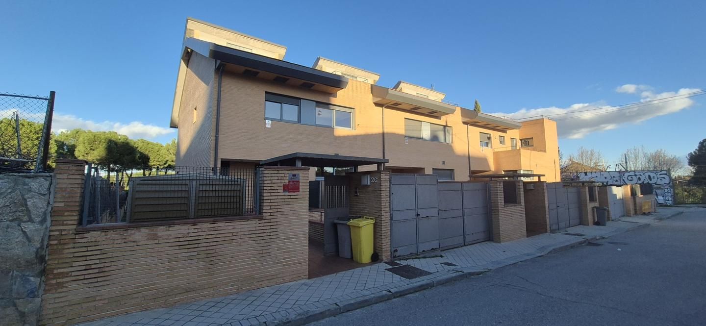 Vista exterior de Casa o chalet en venta en Pozuelo de Alarcón con Calefacción, Jardín privado y Terraza