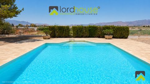1566. Chalet con piscina de 100 m en Aguaderas, Bild 2