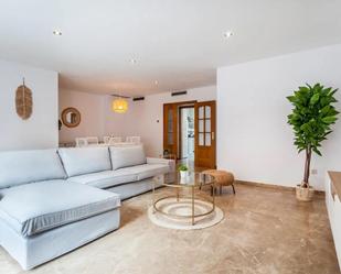 Living room of Flat for sale in  Valencia Capital  with Air Conditioner, Heating and Private garden