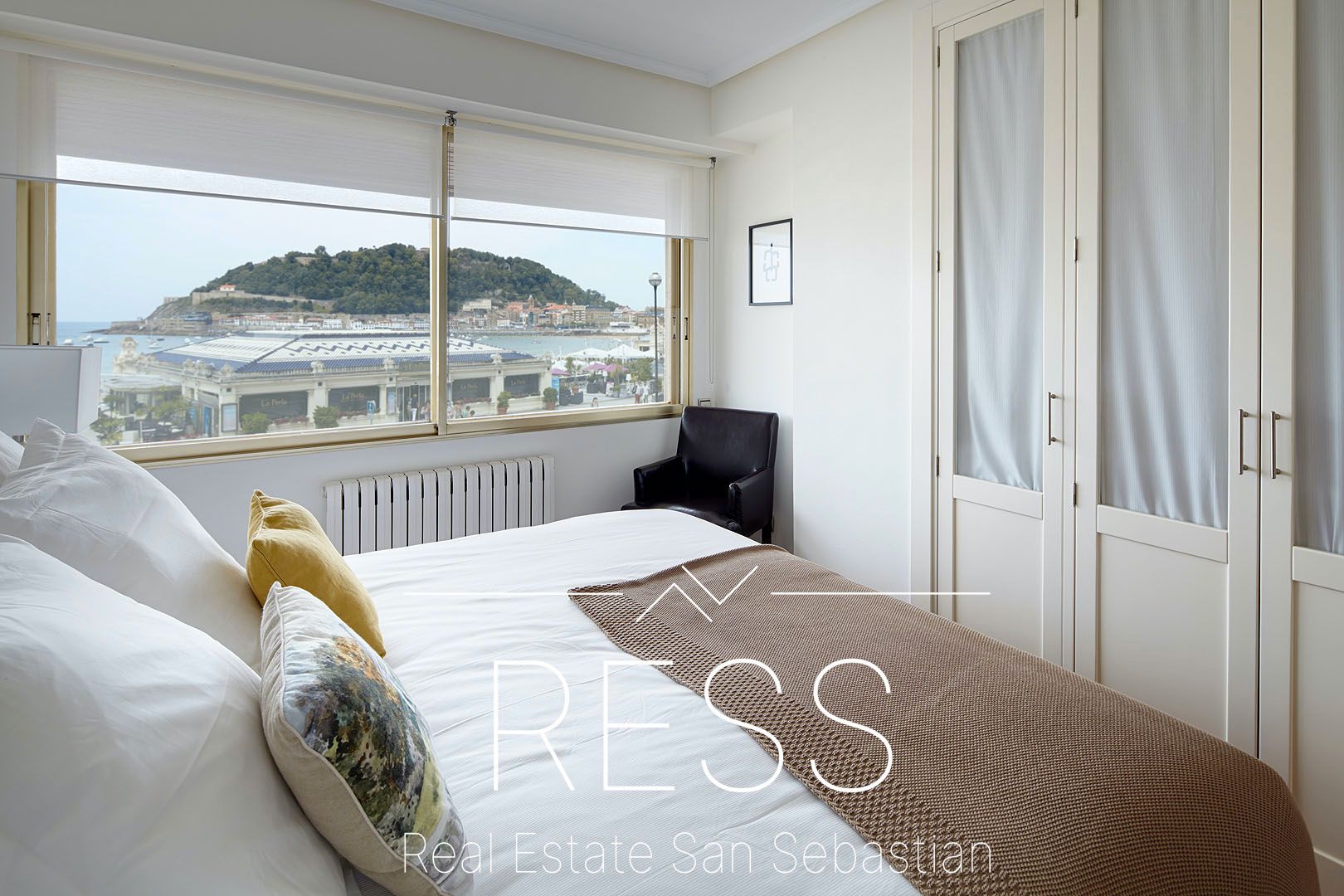 Bedroom of Flat for sale in Donostia - San Sebastián   with Heating, Terrace and Oven