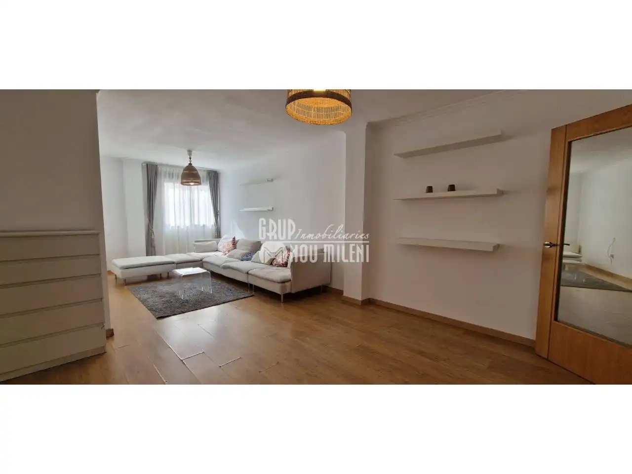 Living room of Flat for rent in Silla  with Air Conditioner, Heating and Parquet flooring