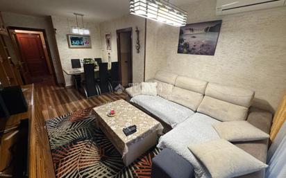 Living room of Flat for sale in Valdemoro  with Air Conditioner, Heating and Furnished