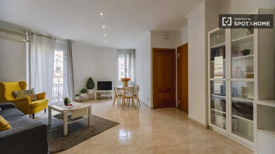 Sala de estar de Apartamento para compartir en Valencia con Aire acondicionado, Calefacción y Terraza