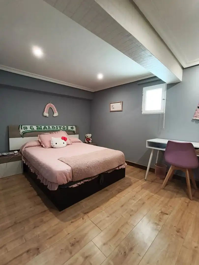 Habitación de Casa adosada en venta en Camargo con Trastero