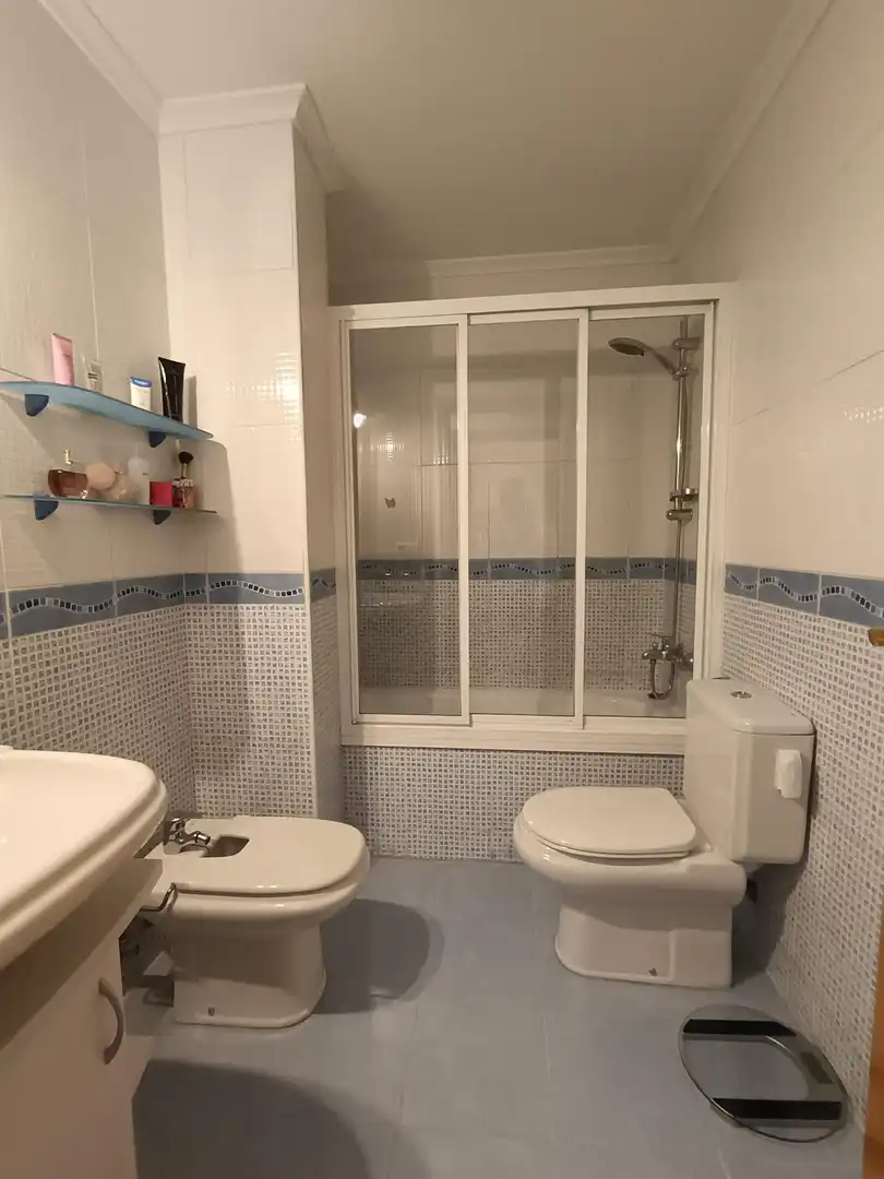 Baño de Piso en venta en Puertollano con Aire acondicionado, Calefacción y Amueblado