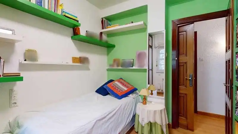 Dormitori de Casa o xalet en venda en La Muela amb Aire condicionat, Calefacció i Jardí privat
