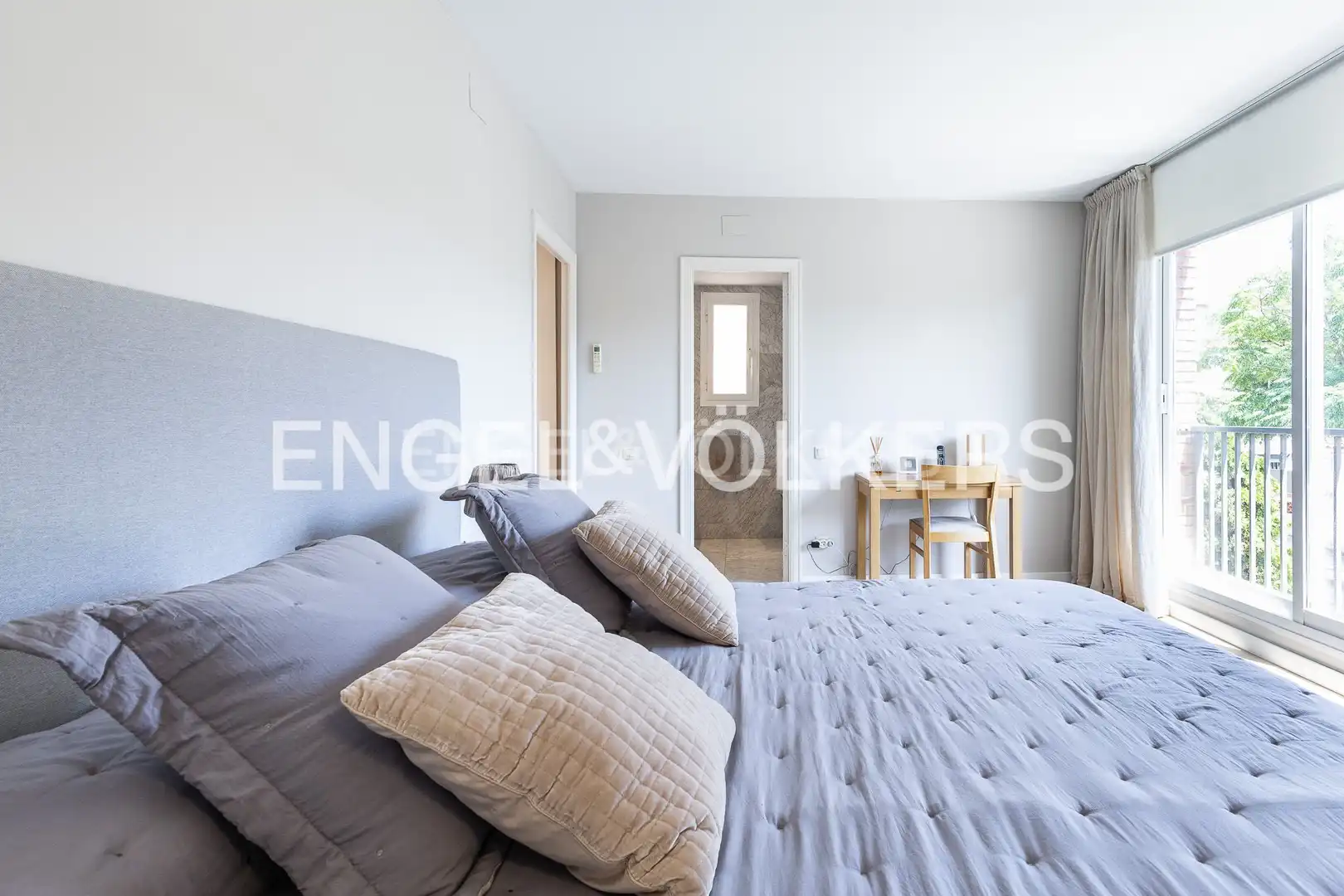 Habitación de Casa o chalet en venta en El Masnou con Aire acondicionado, Calefacción y Jardín privado