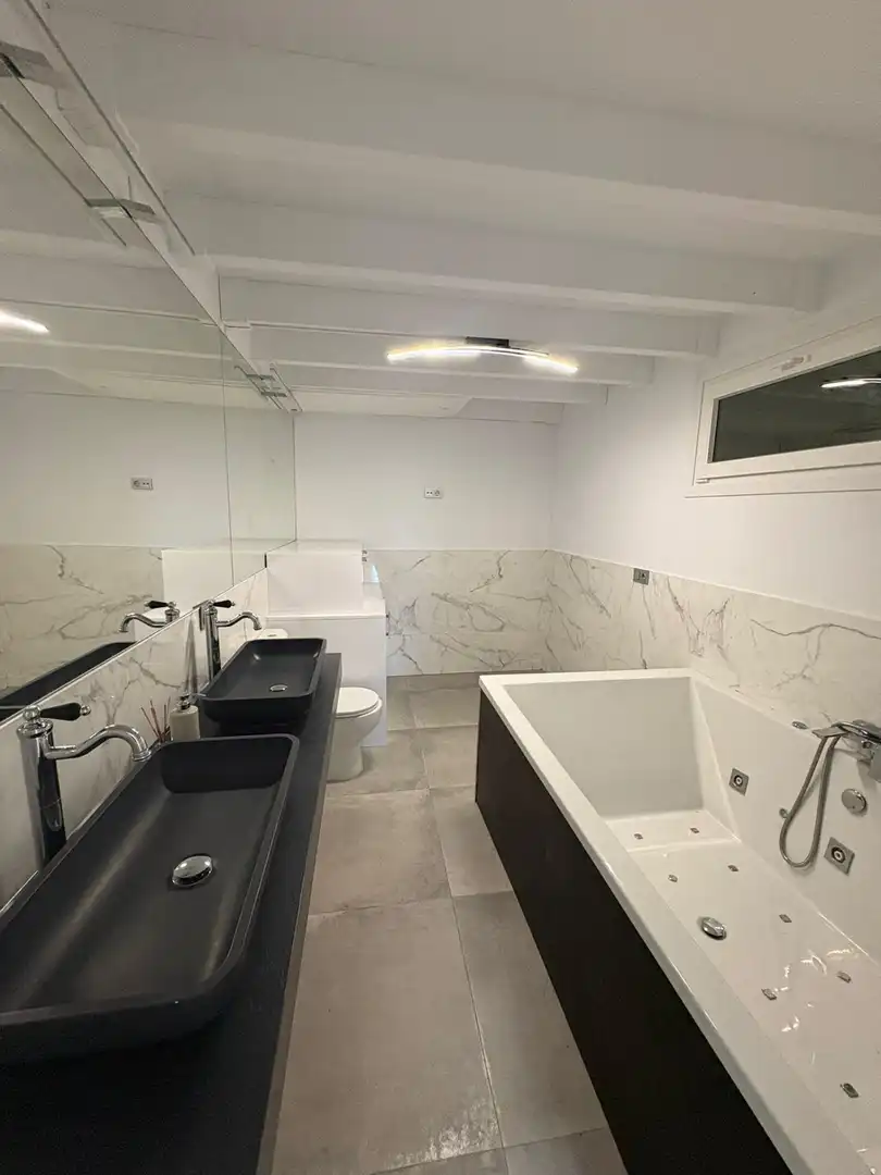Bany de Casa o xalet en venda en Chiclana de la Frontera amb Aire condicionat, Jardí privat i Traster