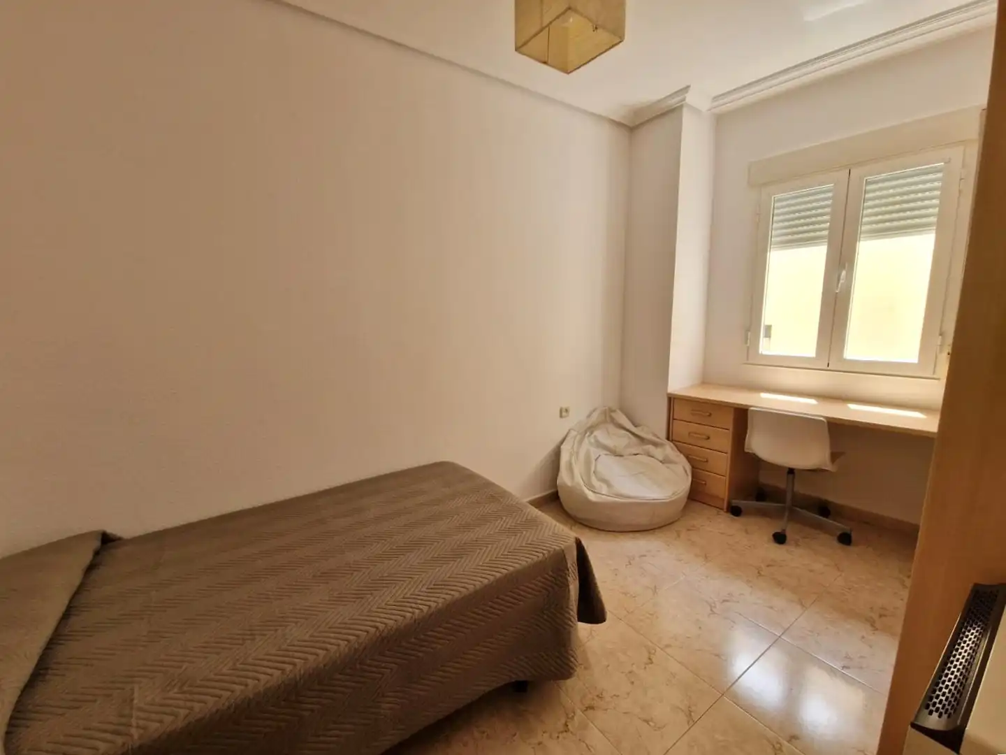 Bedroom of Flat for rent in Plasencia  with Air Conditioner and Heating