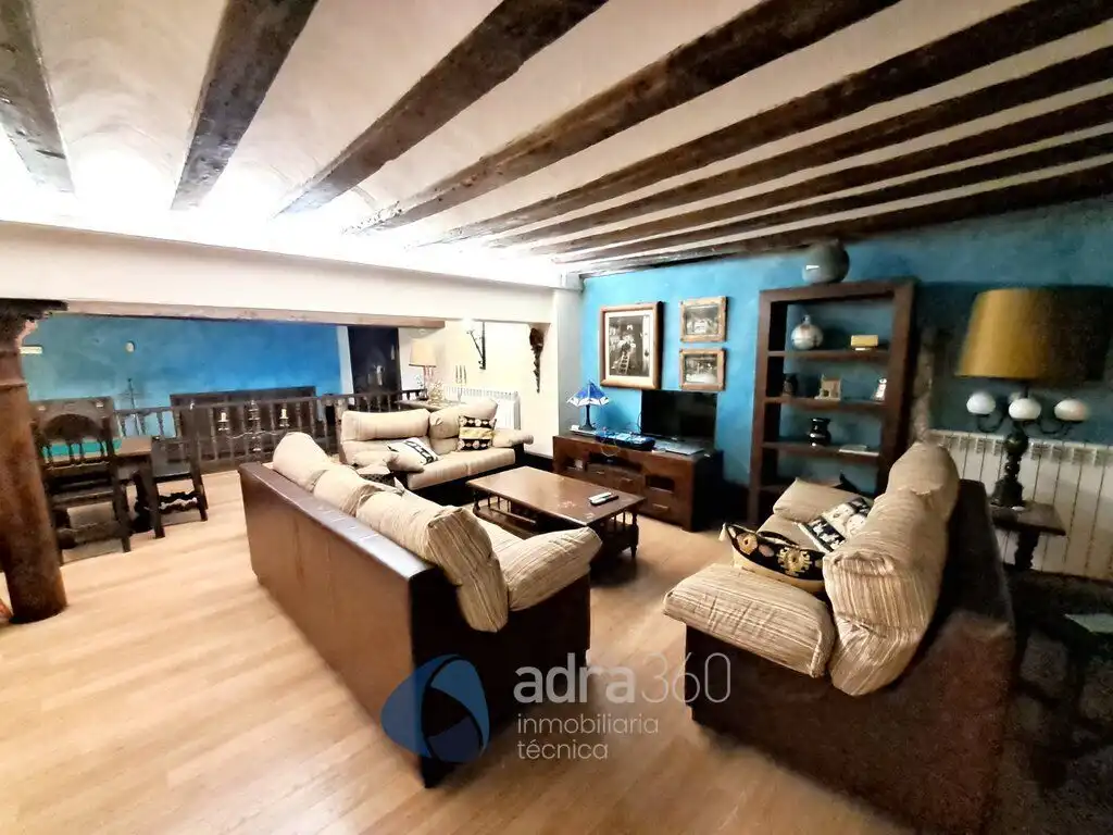 Sala d'estar de Local en venda en  Logroño